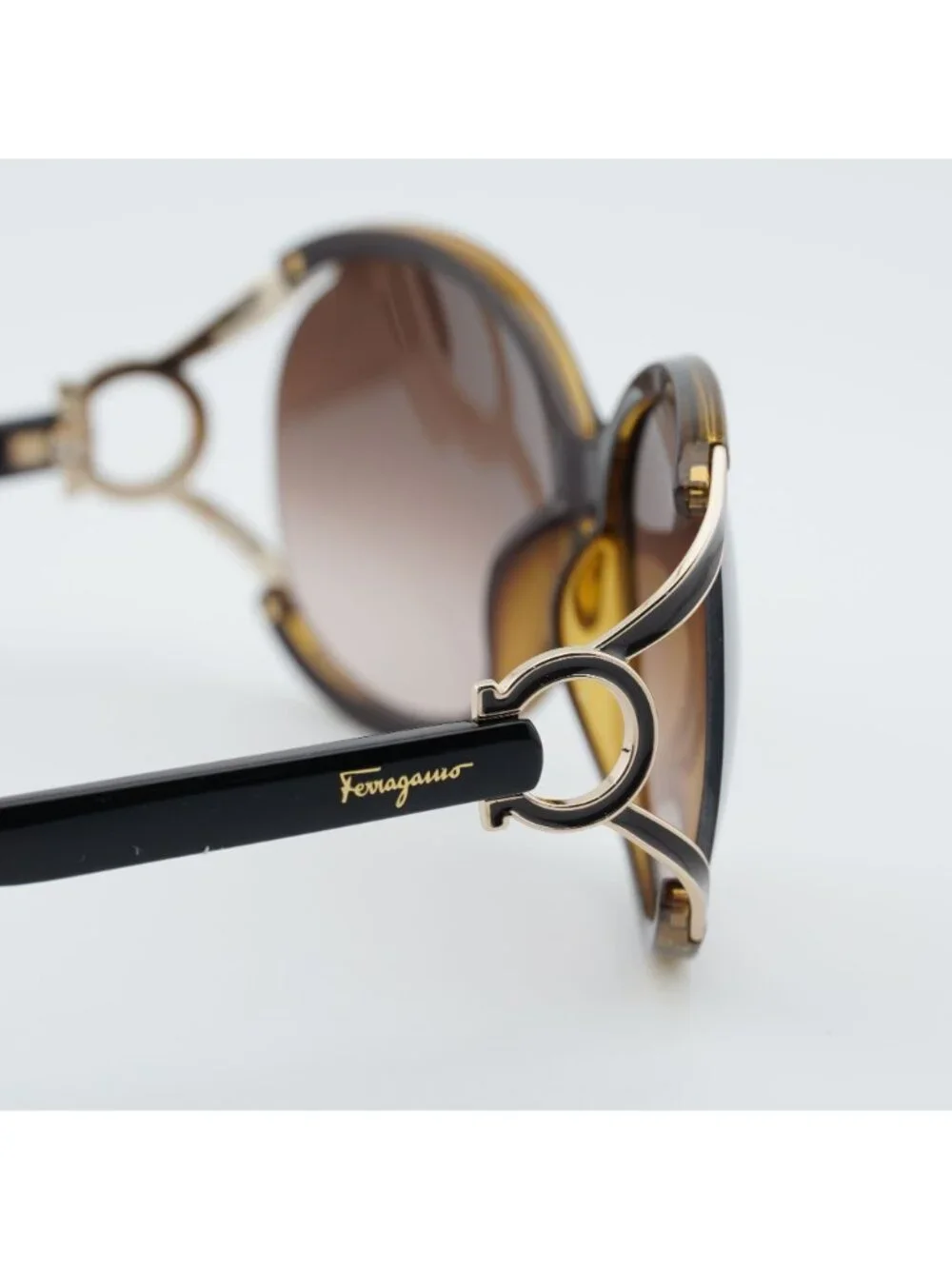 Salvatore Ferragamo SF600S 220 Sunglasses Brown Oval Frame, Brown Lenses